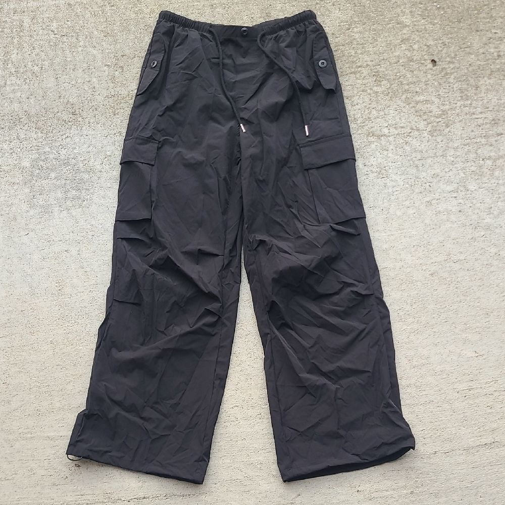 Black Cargo Pants with Multiple Pockets Wide Leg Jogger Medium Lightweight
